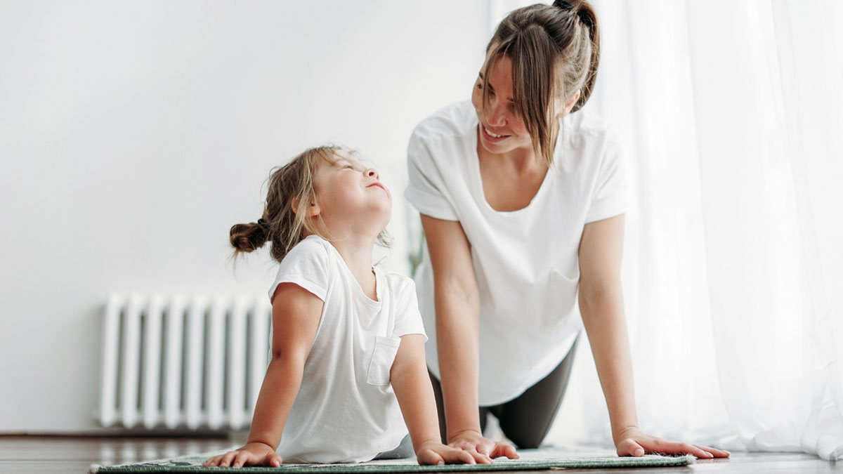 paasss mom and daughter going yoga